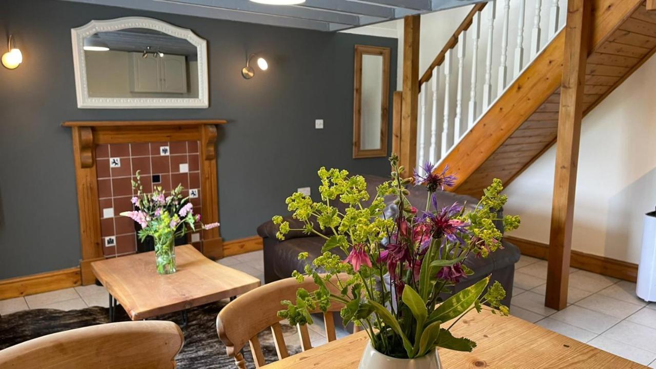 Villa Crug Yr Eryr Isaf à Llandysul Extérieur photo